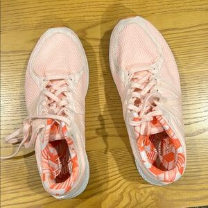 New Balance Women's Pink Running Shoes